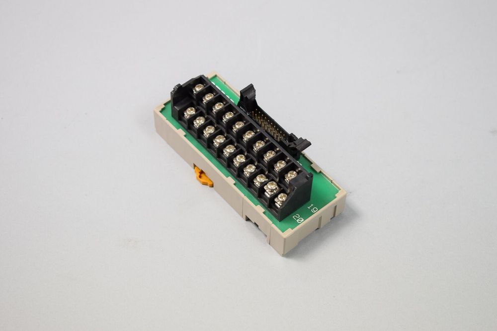 OMRON XW2B-20G5