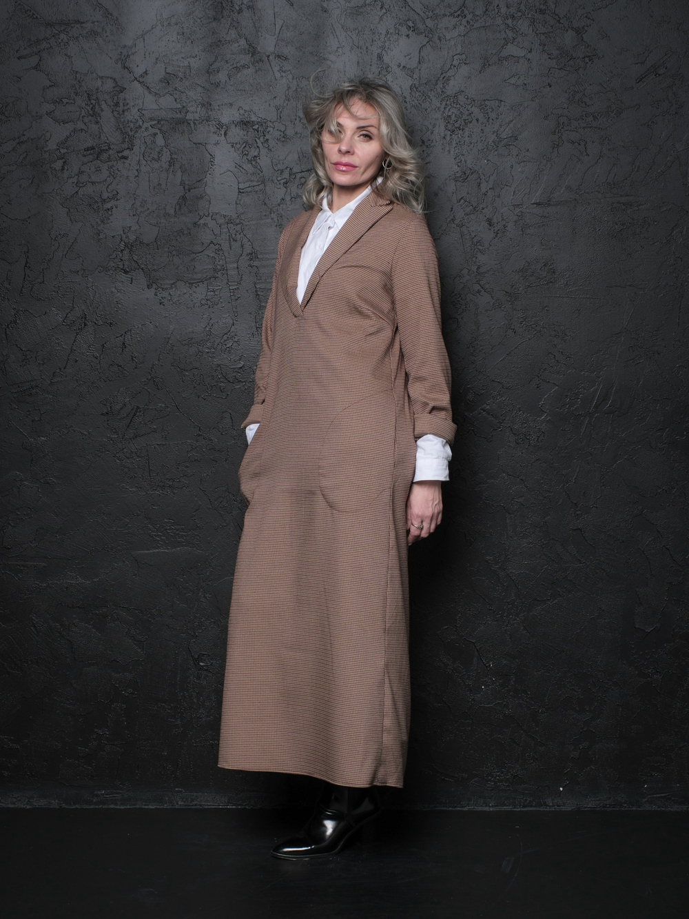 Платье-фрак /песочно-бордовый