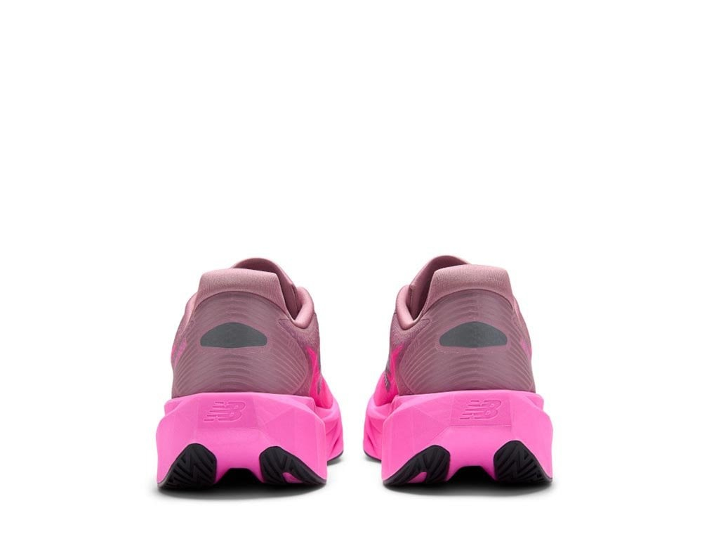 Кроссовки для бега мужские New Balance FuelCell Rebel v5 M Розово-Коричневые