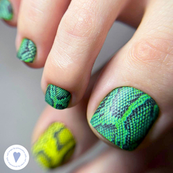 Плёнки для педикюра by provocative nails absinthe