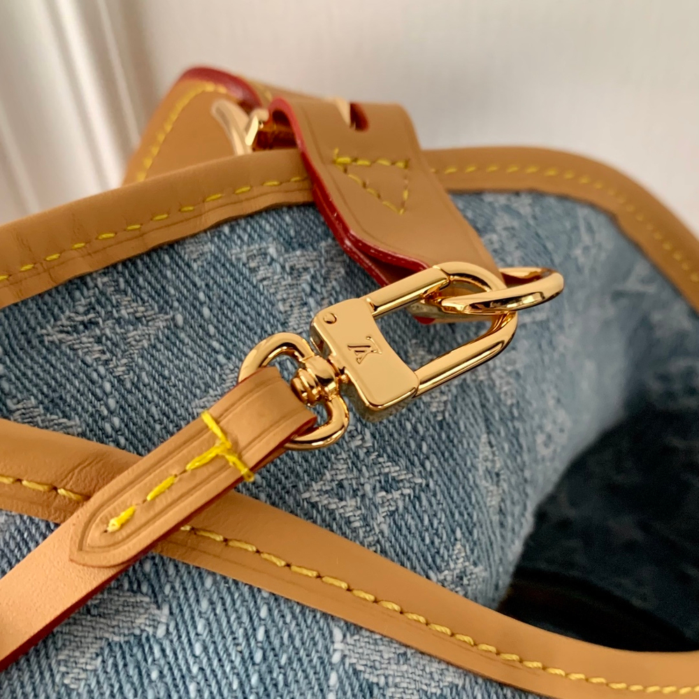 Louis Vuitton CarryAll PM