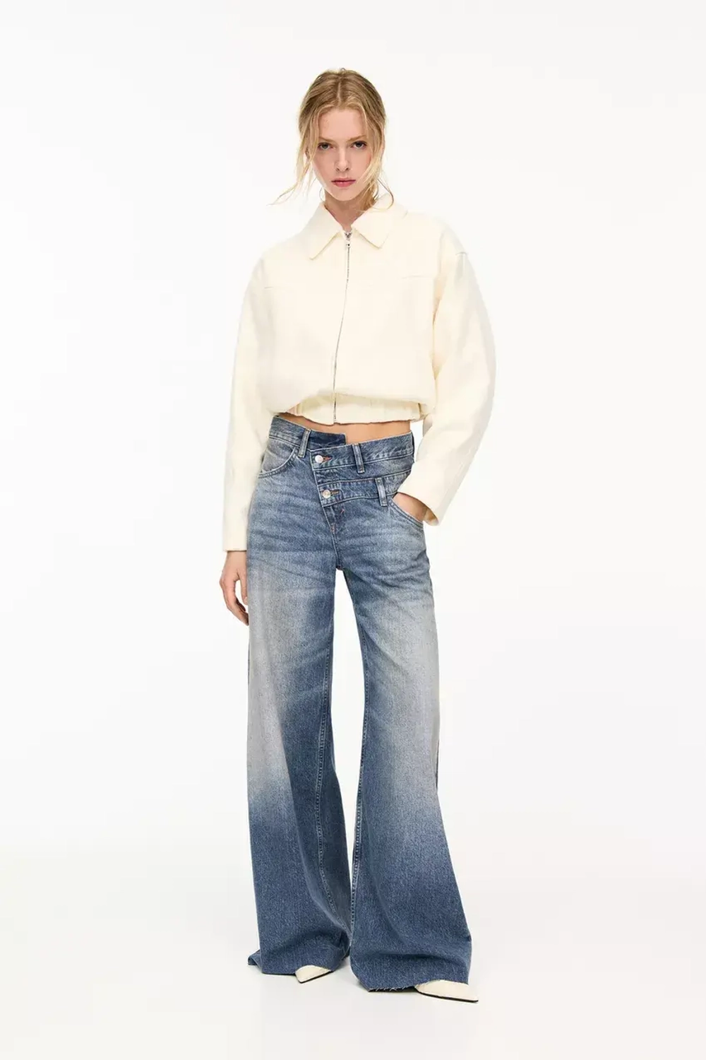 PULL&BEAR ДЖИНСЫ ШИРОКОГО КРОЯ НА ЗАПАХЕ, ВЫЦВЕТШИЙ СИНИЙ