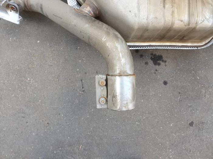 Глушитель Aston Martin DBX (2019-н.в.)