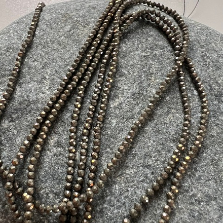 Пирит. Камни для изделий на заказ. Цена зависит от вида заказанного изделия