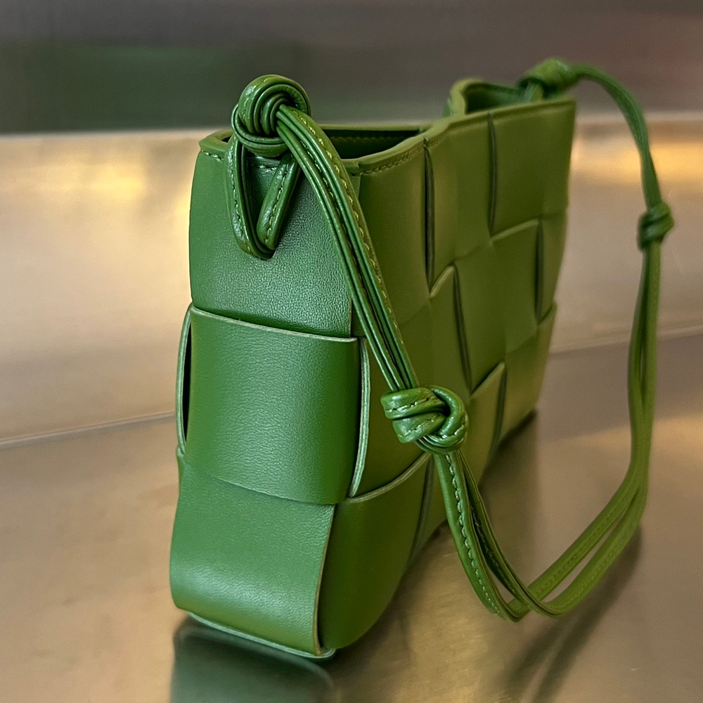 Bottega Veneta Cassette Pouch On Strap 22 cm