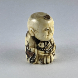 Статуэтка нэцкэ Ребенок Карако в японском кимоно