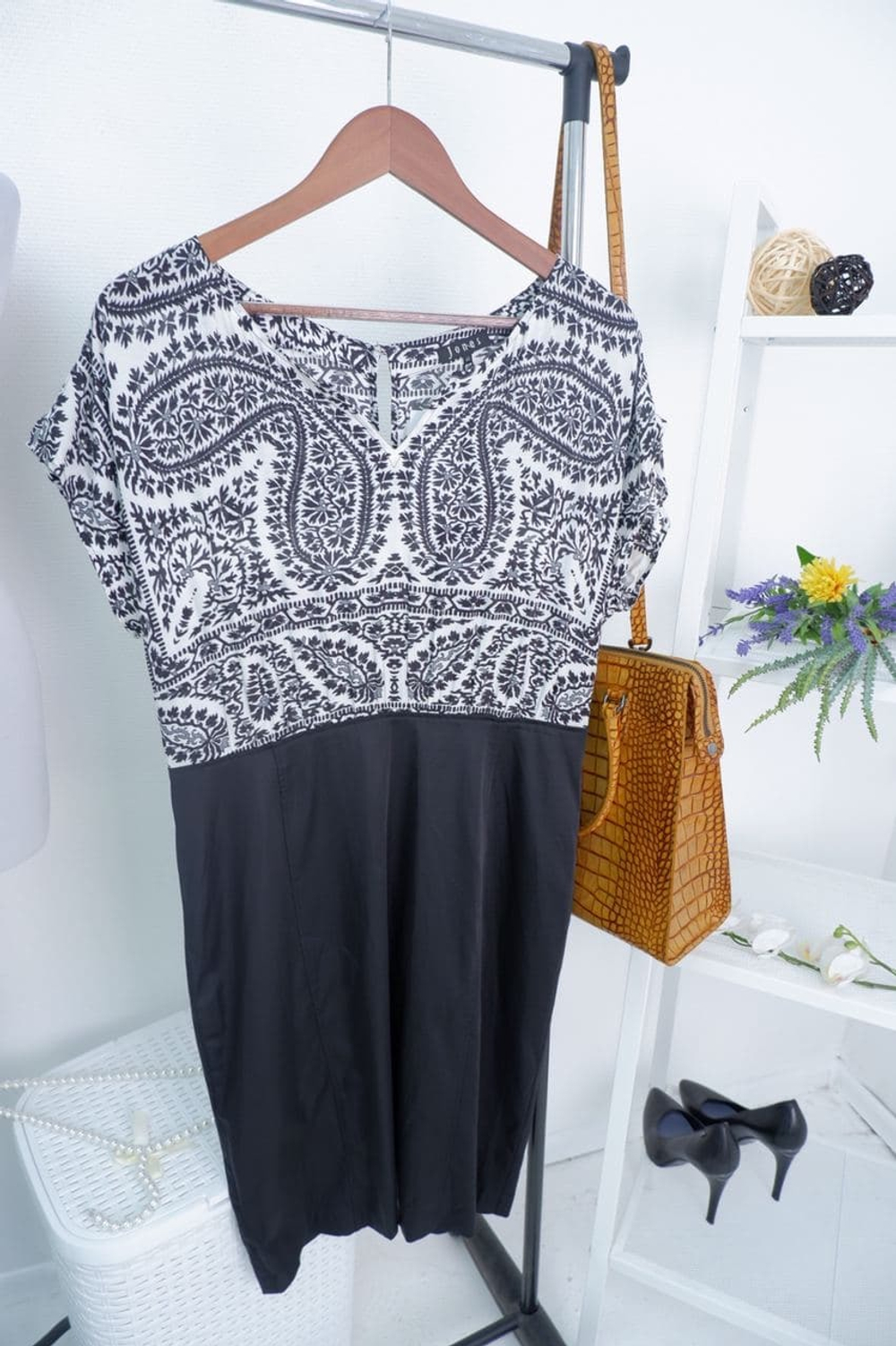 Платье JONES комфортное 42 размер, новое