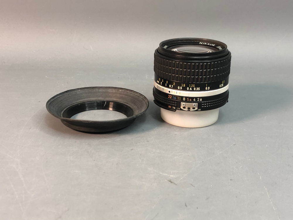 Nikon 28mm f/2.8 Nikkor