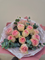 Роза с эвкалиптом букет