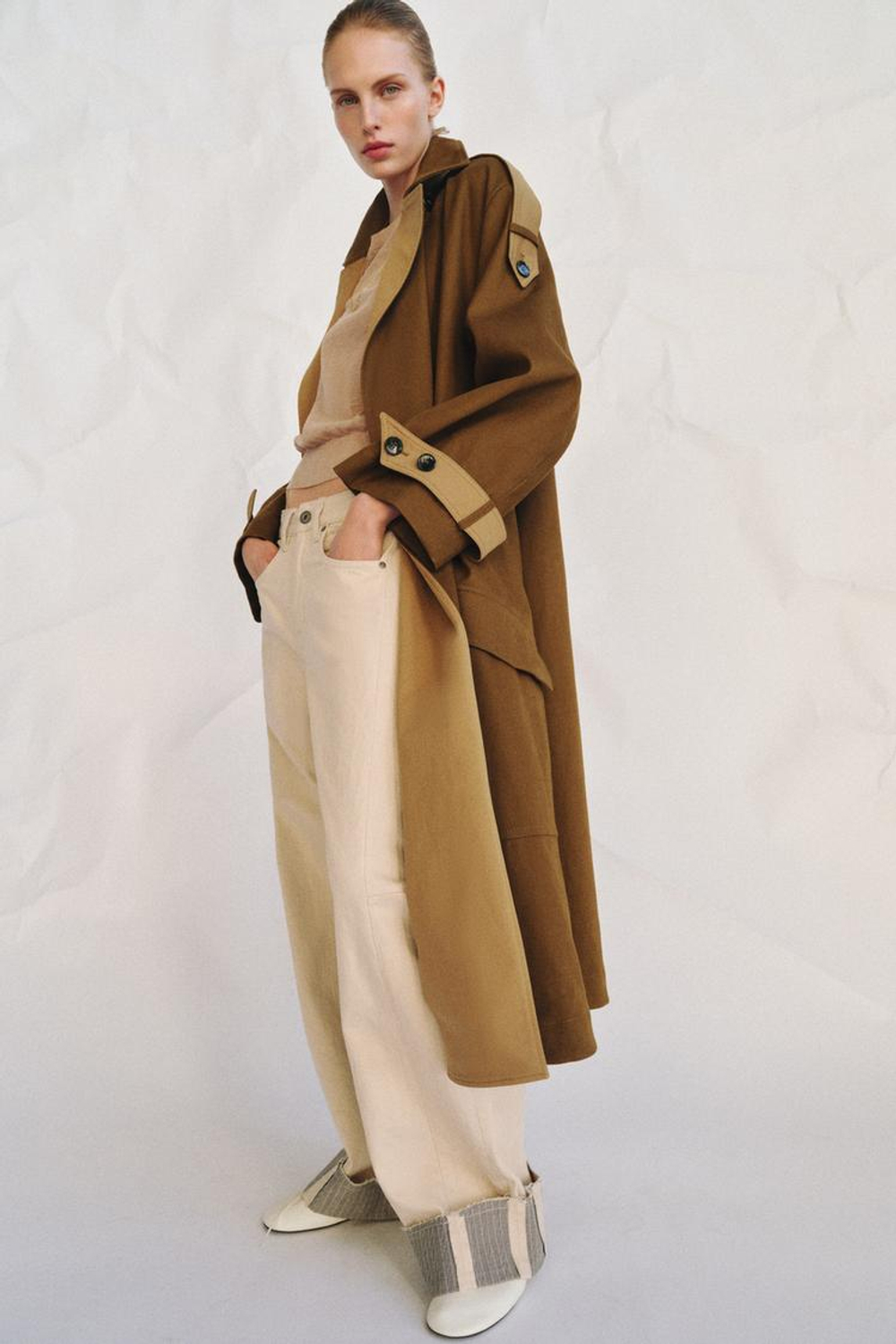 ZARA ДЛИННЫЙ КОМБИНИРОВАННЫЙ ТРЕНЧ — ZW COLLECTION, МЯГКИЙ КАШТАНОВЫЙ