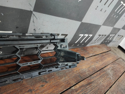 Решетка переднего бампера Skoda Karoq 17-нв Б/У Оригинал 57A853677A