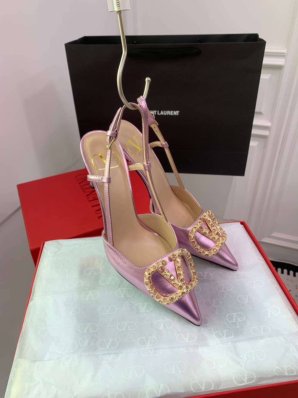 Valentino Pump (2 colors)