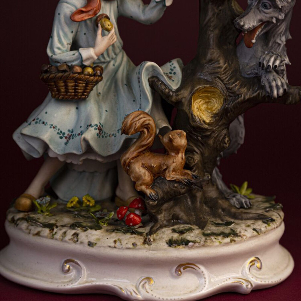 Винтаж: Фарфоровая мануфактура Capodimonte. «Красная шапочка»