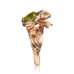 Кольцо «Лягушка» из красного золота с миксом камней
