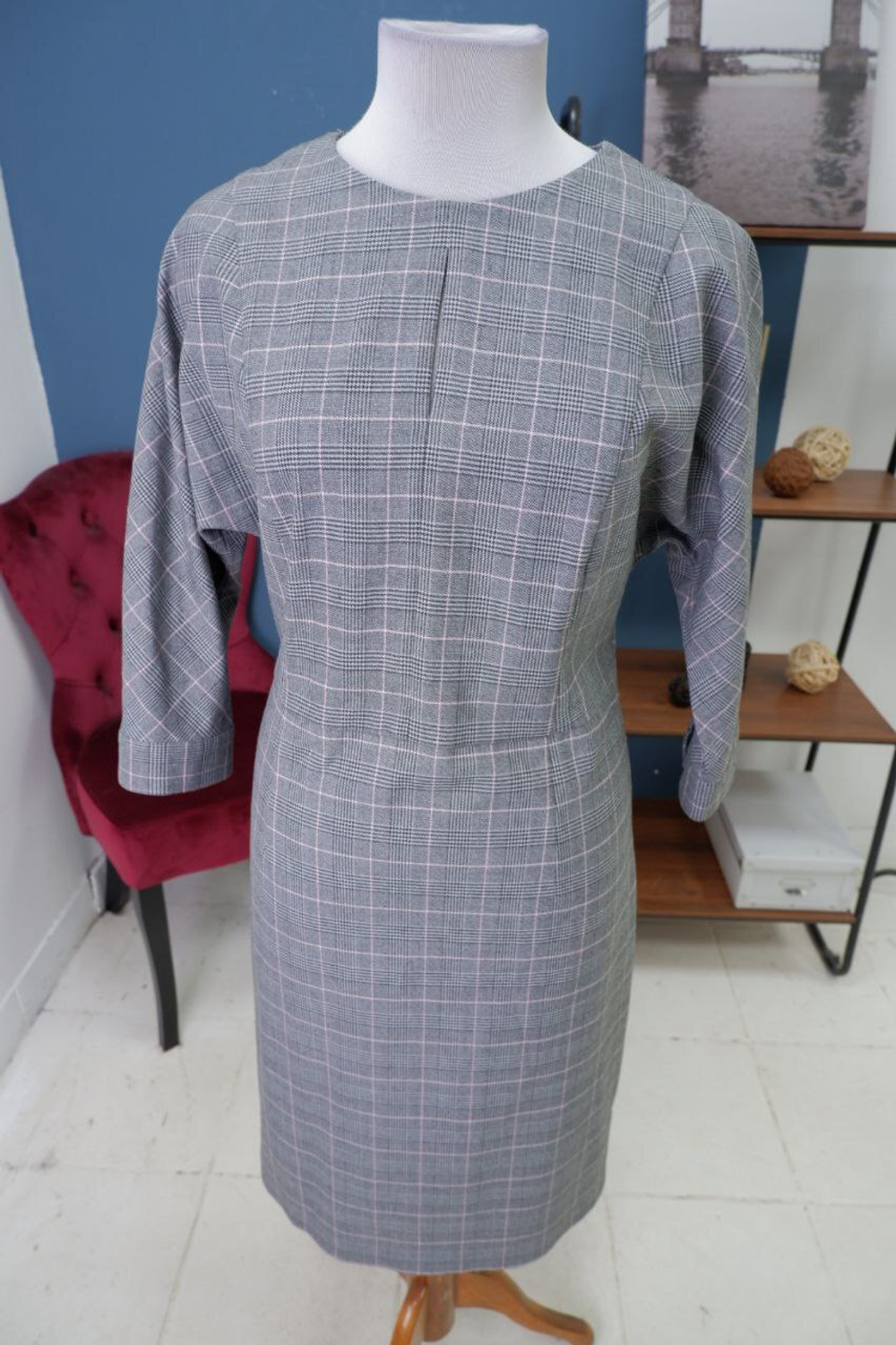 Платье лаконичное 46 размер, новое