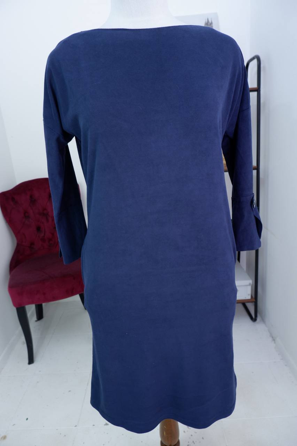 Платье стильное, в самом модном материале - под замшу 46 размер