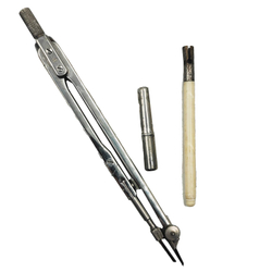 Советская готовальня №116. Сталь, графит, пенал из бархата и коленкора. Завод Авиаприбор, XX век.