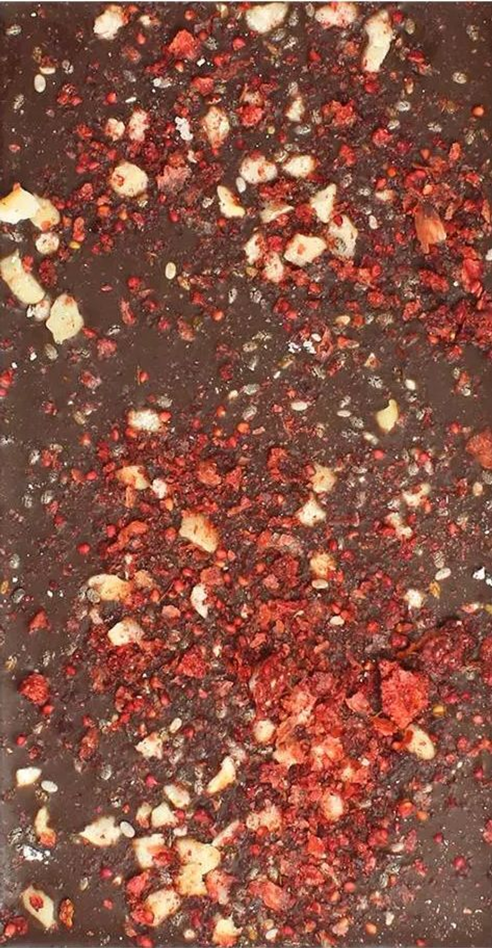 Шоколад без сахара с какао-крупкой и земляникой