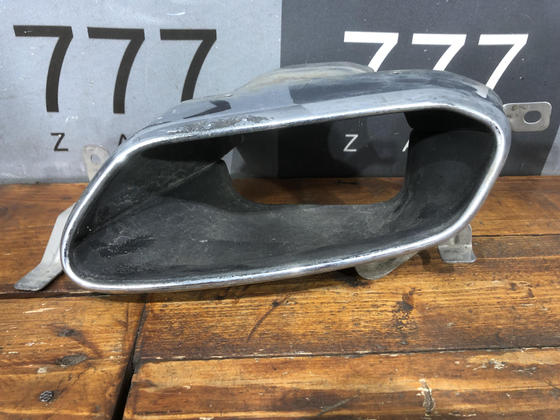 Насадка глушителя левая Volvo XC60 2 17-21 Б/У Оригинал 31425211