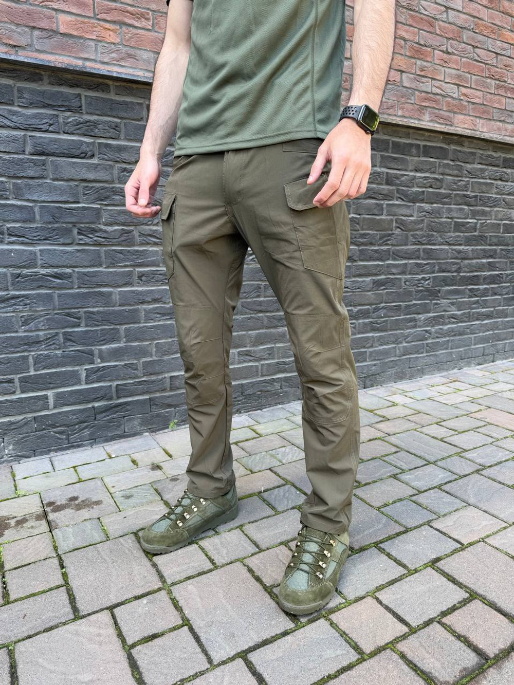 Брюки с накладными карманами олива