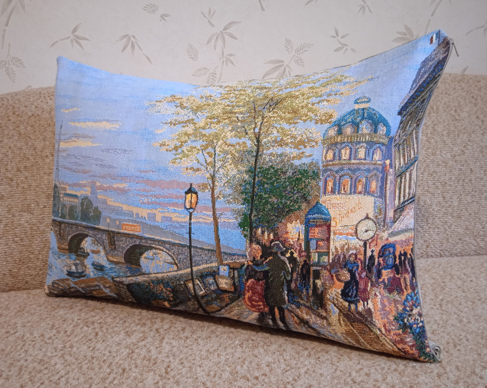 Декоративная гобеленовая наволочка для интерьерной подушки Набережная Сены 68х47
