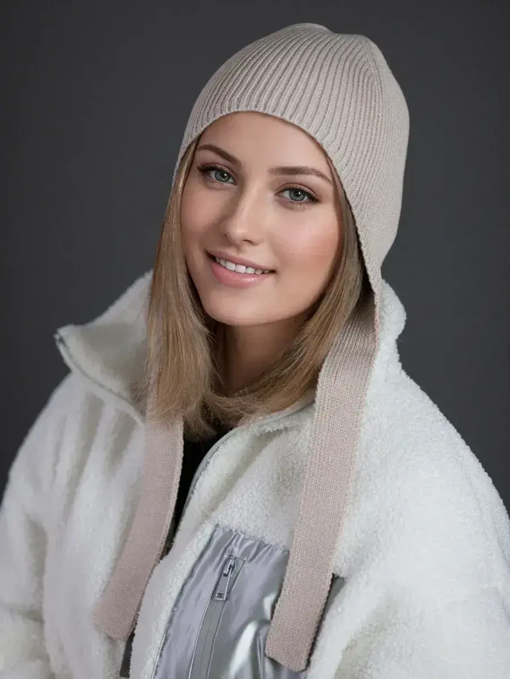 Чепчик шапка женский на завязках на осень