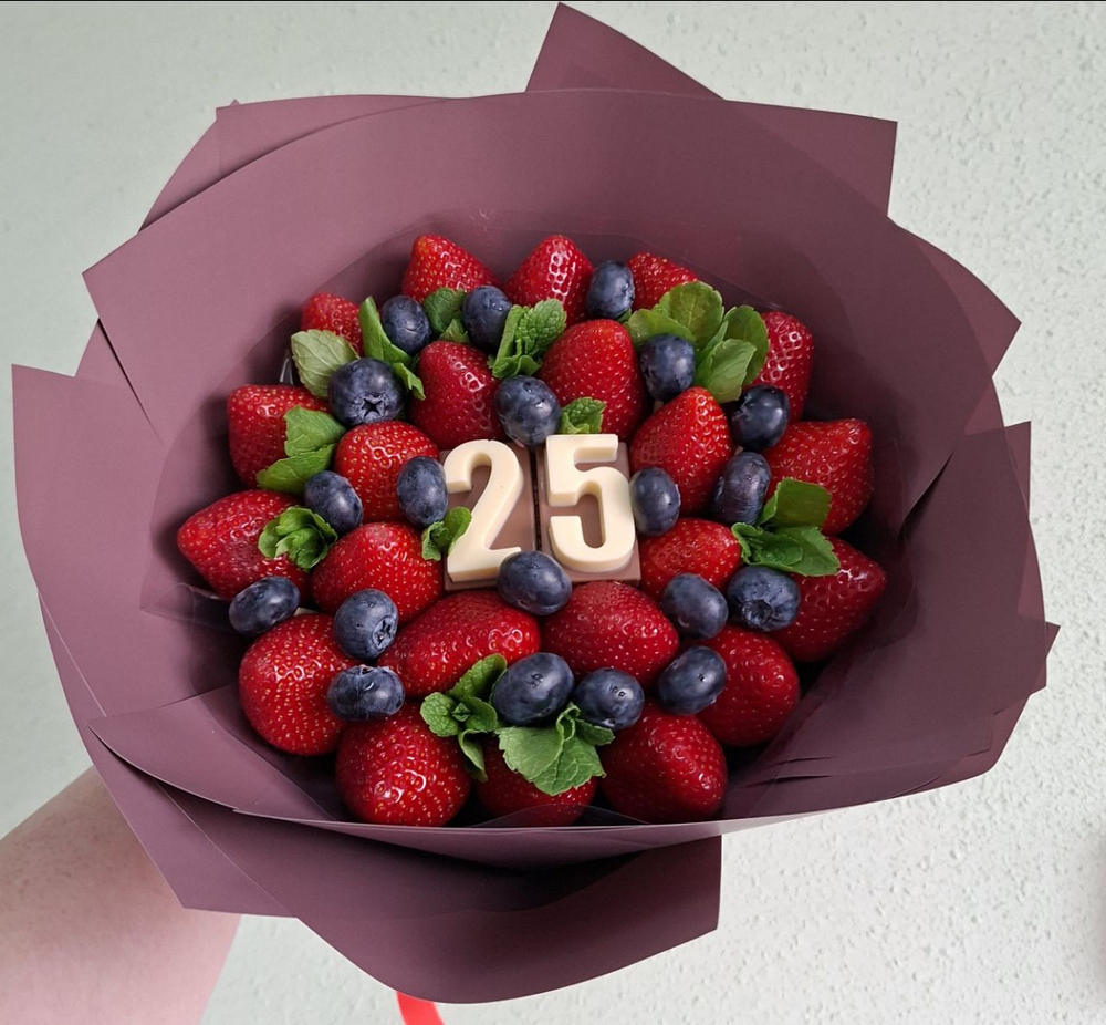 Ягодный букет " Дата"