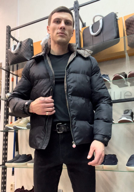 Мужской черный пуховик Kiton премиум класса