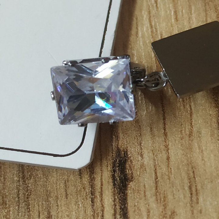 Серьги англ.заст. Bogema кристалл прямоугольник пластина квадрат цепочки жгутики металл графитовый