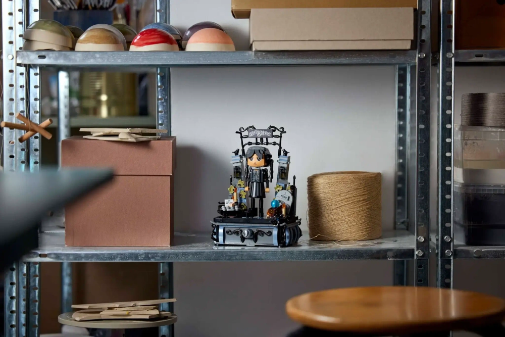 Конструктор LEGO Wednesday 76780 Уэнздей Адамс