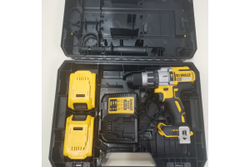 Ударная дрель-шуруповерт DEWALT DCD996NT