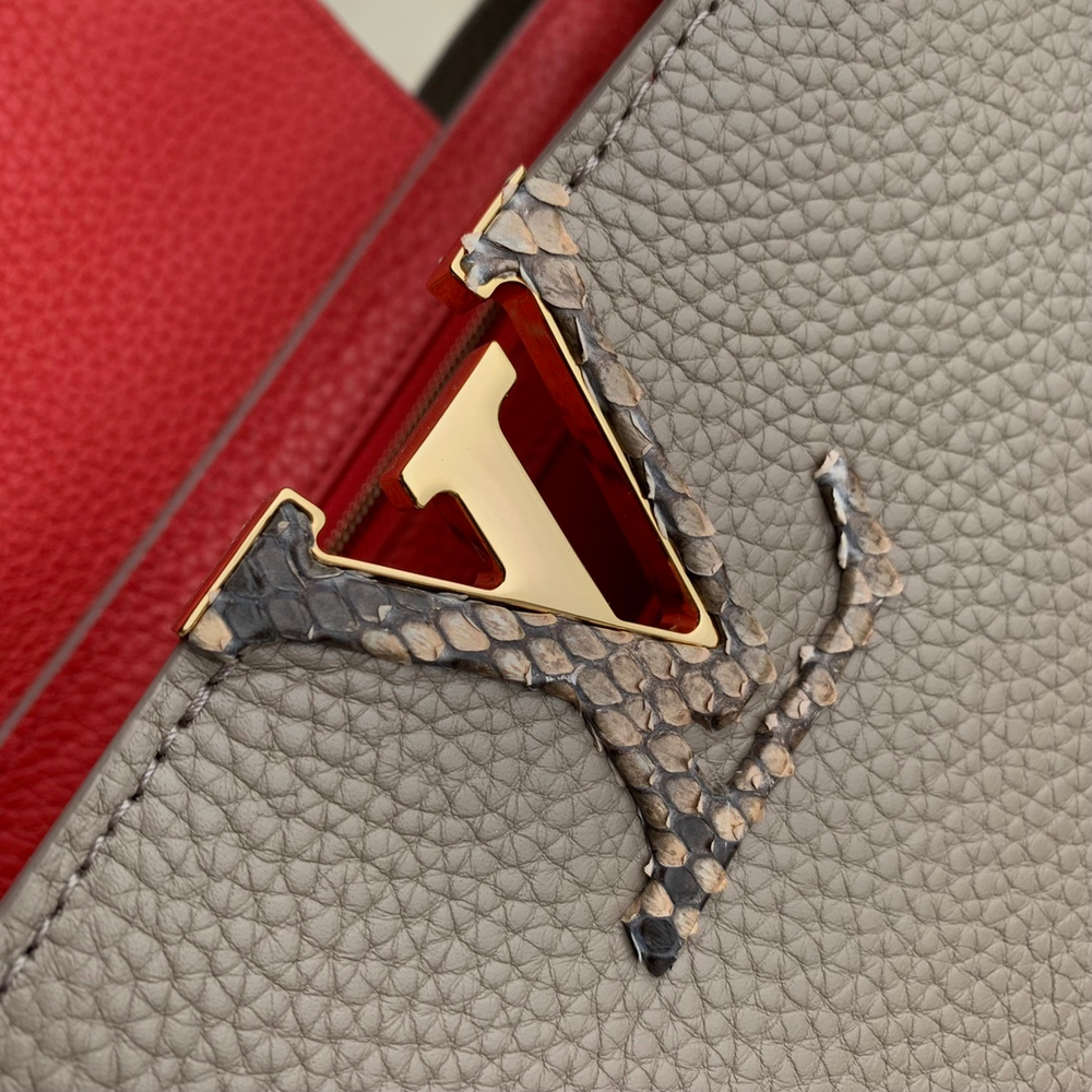 Louis Vuitton Capucines MM