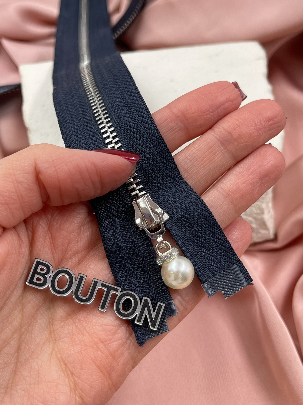 Молния темно-синяя с жемчугом серебро