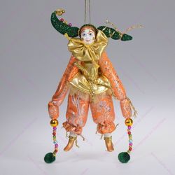 Ёлочная игрушка Клоун парчовый в двурогом колпачке