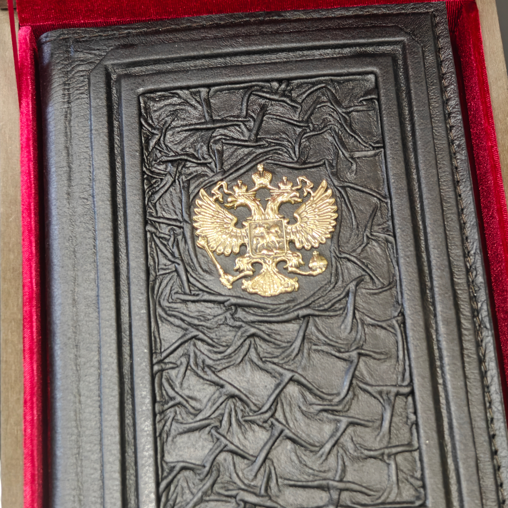 Ежедневник А5 «Герб РФ» №4 (съемная обложка из натуральной кожи) в футляре