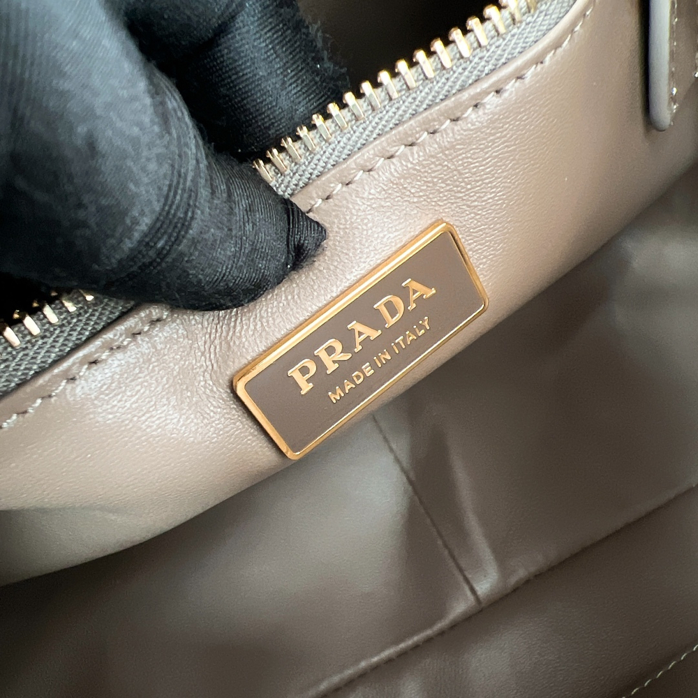 Prada Aimee Large 39 cm