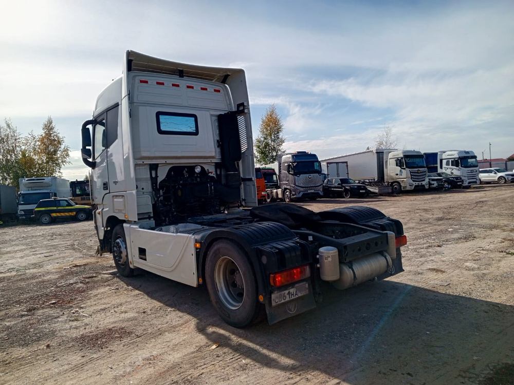Foton AUMAN 4x2 Седельный тягач BJ4189SLFKA (Дизельный, 11,8 л, 470 л.с. АТ)