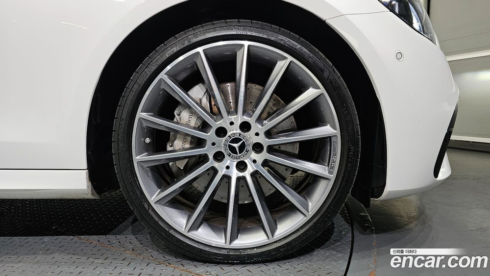 Mercedes-Benz E-Class W213 E350 4MATIC AMG Line (02.2021)