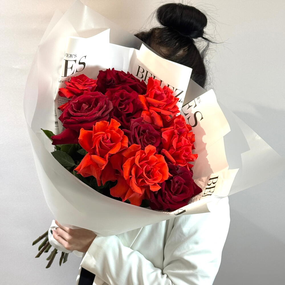 «Алый дуэт» букет с французскими розами Нина и Эксплорер