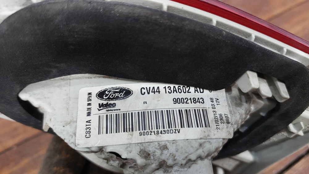 Фонарь задний правый Ford Kuga 2 (CBS) 12-16 Б/У Оригинал 2070888