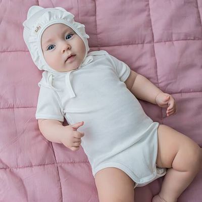 Ruffled baby hat 0-3 months - Heavy Cream