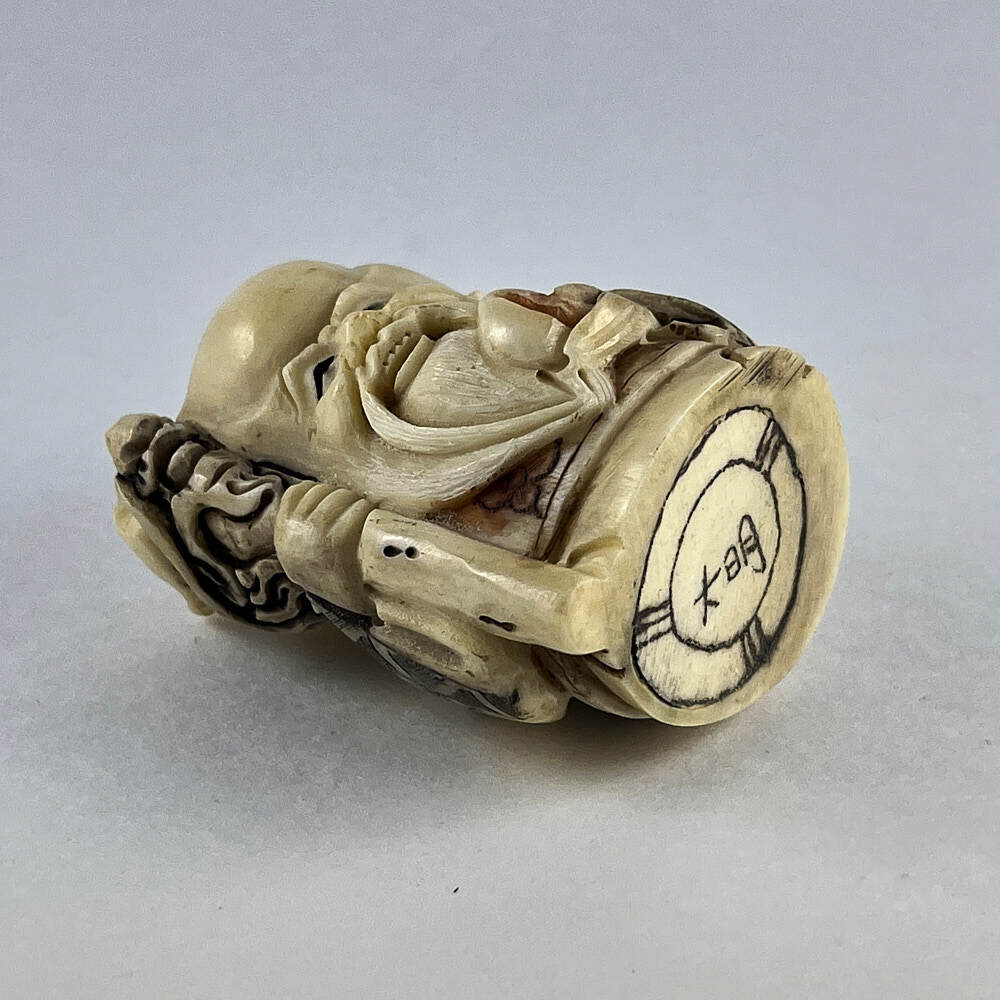 Статуэтка нэцкэ Шоусин с посохом