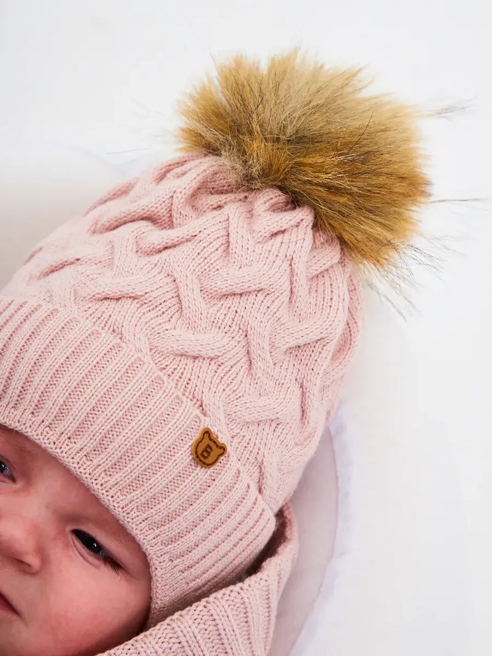 Комплект вязаный новорожденному: комбинезон+шапка+пинетки