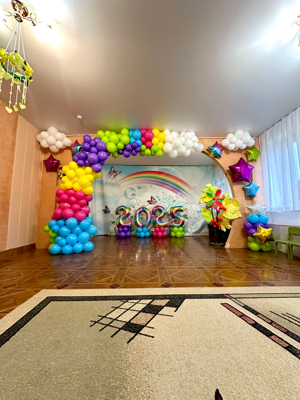 Оформление зала шарами