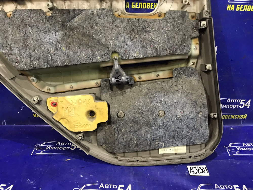 Обшивка двери TOYOTA CAMRY 2002