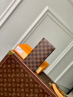 Louis Vuitton Brazza Wallet