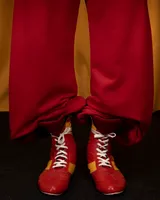 Красные брюки 