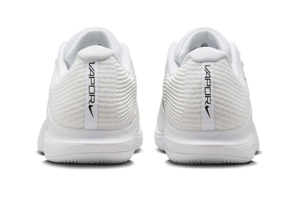 Кроссовки для тенниса Мужские NIKE ZOOM VAPOR 12 HC для всех покрытий