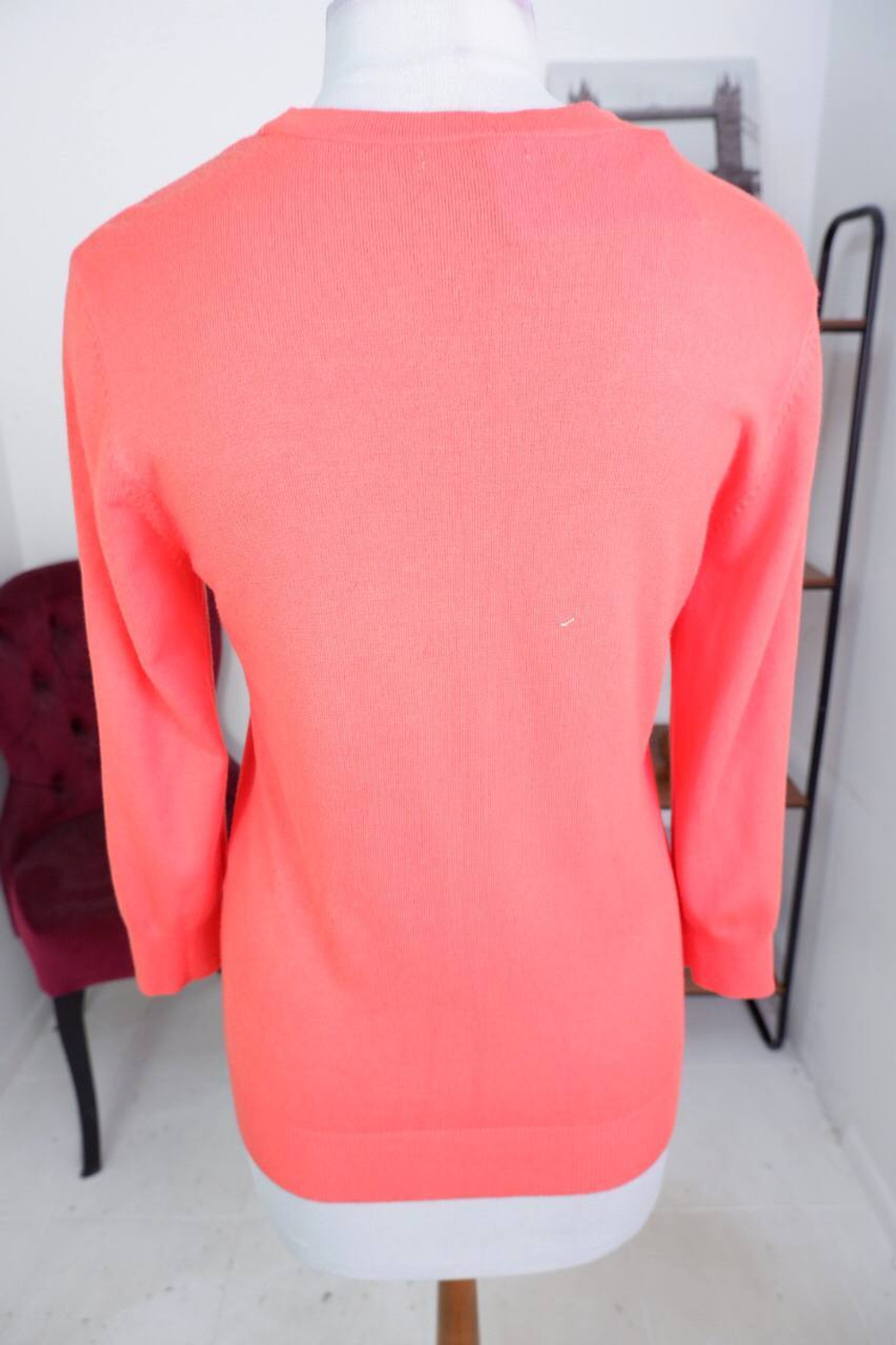 Кардиган с красивым акцентом, визуально на 48 размер