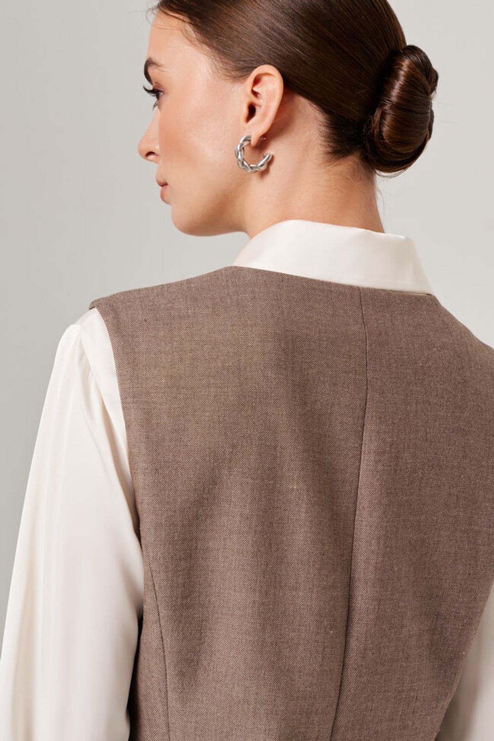 1909 Жилет женский (кофейный)